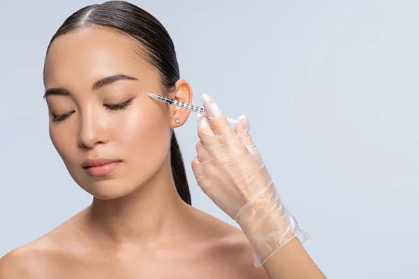 Antes de decidir cuál es la mejor marca de ácido hialurónico inyectable, es importante entender que la calidad del producto influye directamente en los resultados y la seguridad del tratamiento...